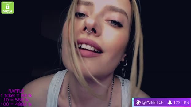 _yvie_ 03-06-2023 Webcam 