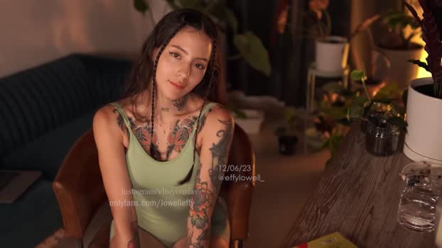 effylowell_ 12-06-2023 ass 