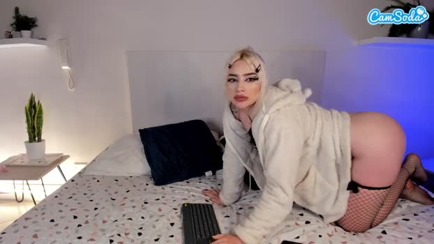 pretty-babes 14-06-2023 spank CamSoda