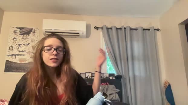 barelylegalbabygurl 17-06-2023 kiss 