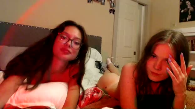 emilytaylorxo 02-07-2023 kiss 