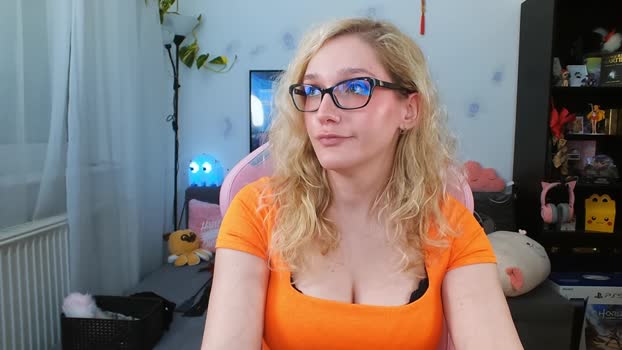LunaNicole 21-07-2023 sucktits 
