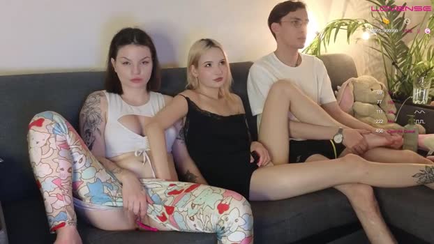 maybe_threesome_ 15-08-2023 Topless 