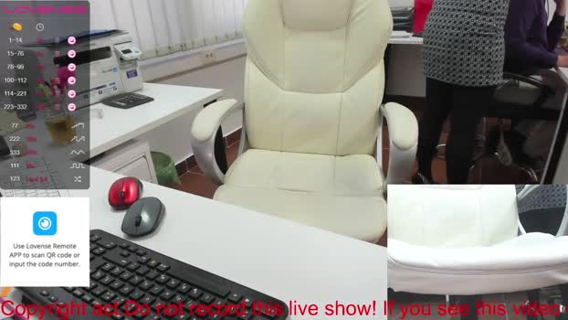 milf_viktoria 17-08-2023 kissing 
