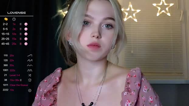 small_blondee 06-09-2023 striptease 