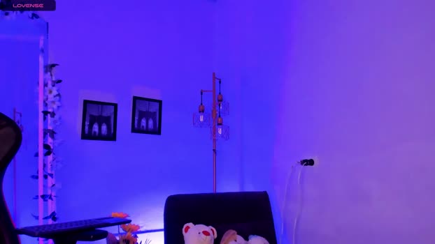melanyxo 10-10-2023 bigcock 