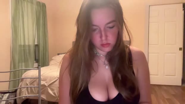 emilytaylorxo 12-10-2023 kiss 