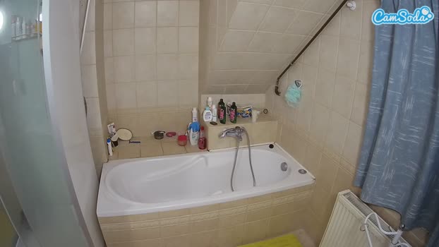 voyeurcam-julmodels-bath-2nd-1