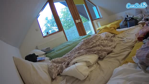 voyeurcam-julmodels-bed-2 15-10-2023 bigtoys CamSoda