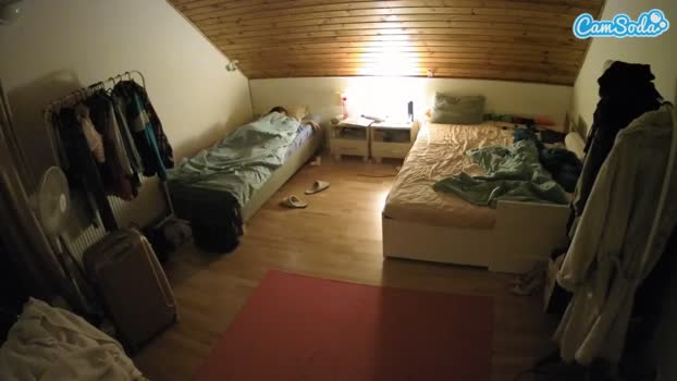 voyeurcam-julmodels-whitebed-1 15-10-2023 big CamSoda