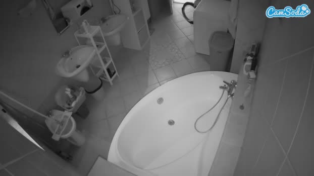 voyeurcam-julmodels-bath-1st-1 17-10-2023 fuckher CamSoda