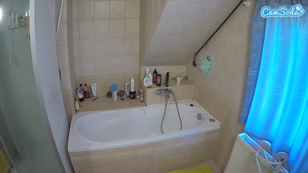 voyeurcam-julmodels-bath-2nd-1 16-10-2023 Wet CamSoda