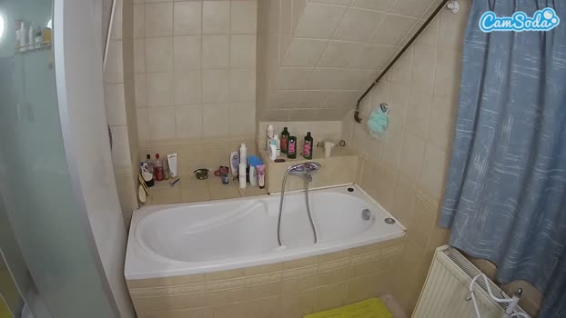 voyeurcam-julmodels-bath-2nd-1 16-10-2023 sweet CamSoda