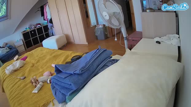 voyeurcam-julmodels-bed-1
