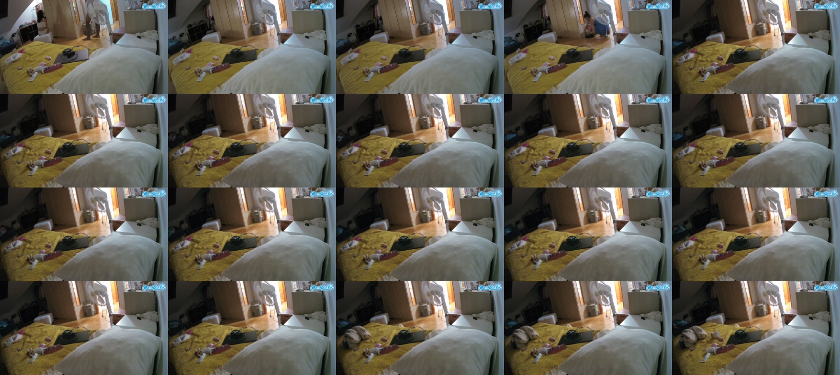 voyeurcam-julmodels-bed-1 16-10-2023 lick CamSoda