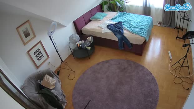 voyeurcam-julmodels-whitebed-4 16-10-2023 jerkoff CamSoda