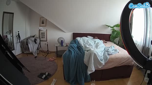 voyeurcam-julmodels-whitebed-6 17-10-2023 beauty CamSoda