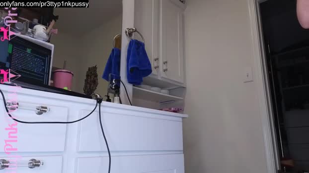 pr3ttyp1nkpussy 25-12-2023 kiss