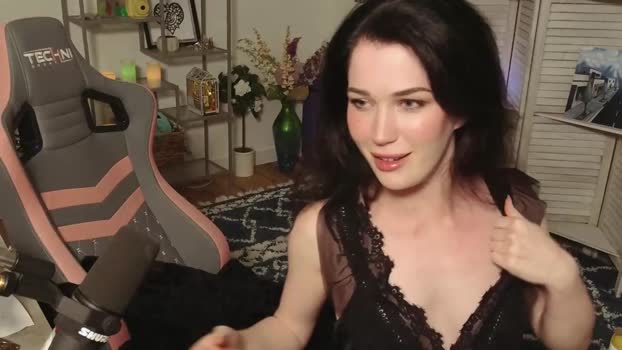evelynclaire 28-12-2023 sucktits