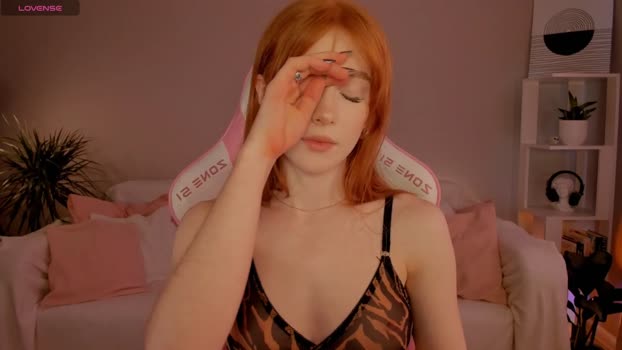 leahsthetics Females Chaturbate 01-04-2024