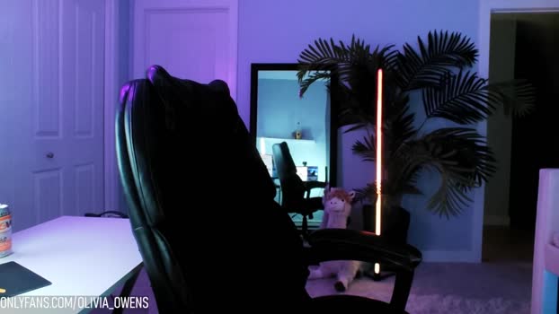 oliviaowens Females Chaturbate 06-04-2024