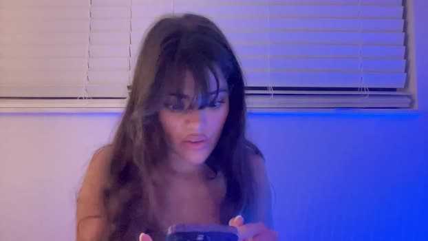 poutyselenaa Females Chaturbate 16-04-2024