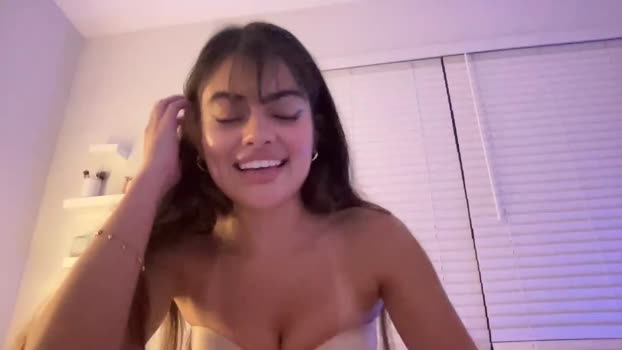 poutyselenaa Females Chaturbate 17-04-2024