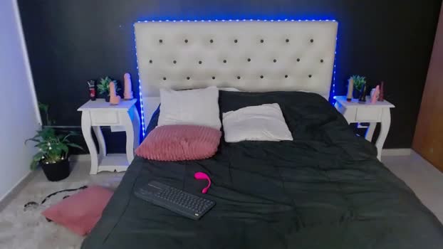 111freelove111 Couples Chaturbate 24-04-2024