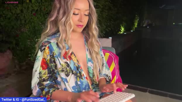 funsizedgal Females Chaturbate 03-05-2024