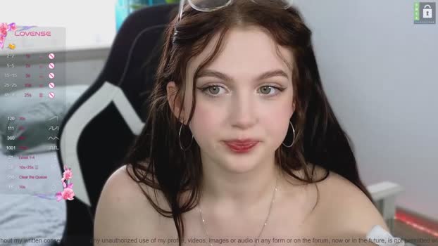 small_blondee Females Chaturbate 05-05-2024