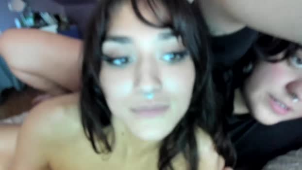 twogirls1strap Couples Chaturbate 08-05-2024