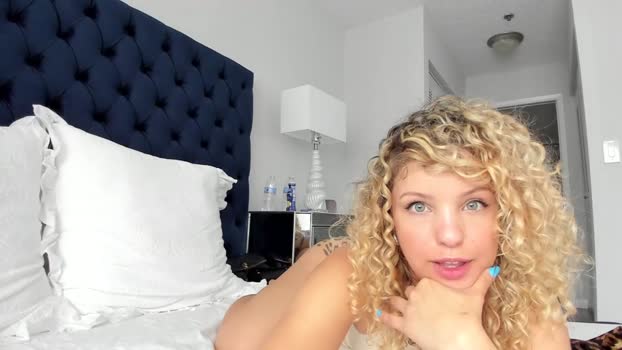 theislandgirl Females Chaturbate 15-05-2024