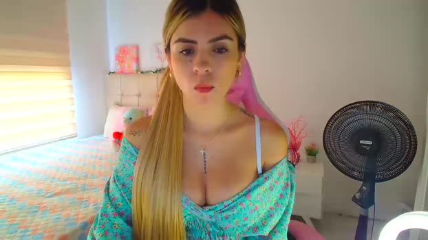 pradaluciana Females Chaturbate 18-05-2024