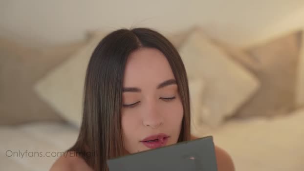 emyii Females Chaturbate 27-05-2024