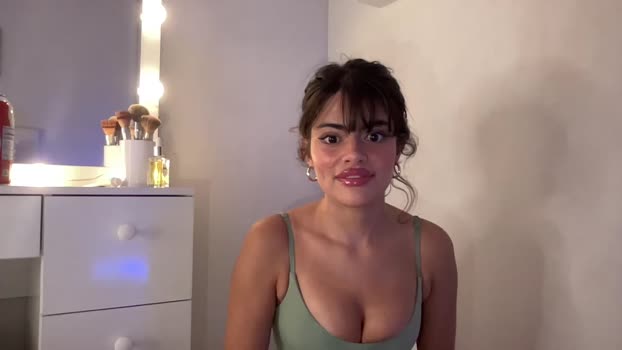 poutyselena Females Chaturbate 06-06-2024