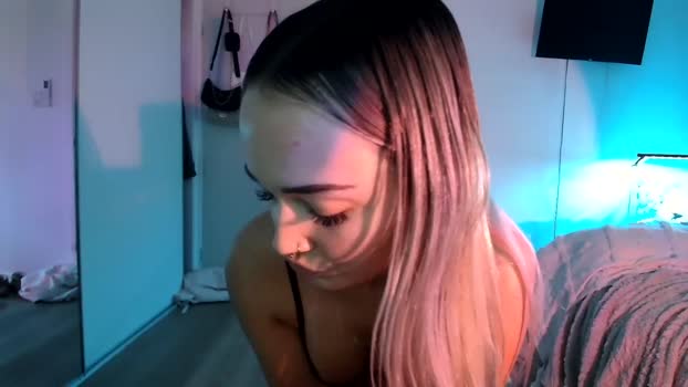 luvlivvyy Females Chaturbate 07-06-2024