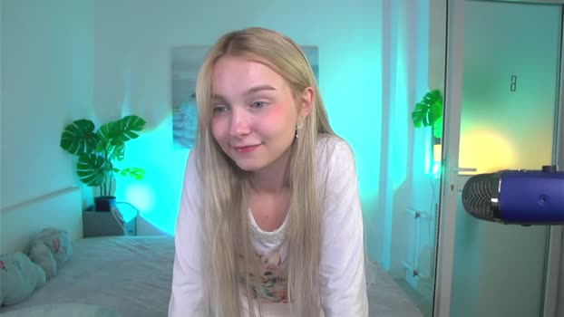 tiny_flame Females Chaturbate 10-06-2024