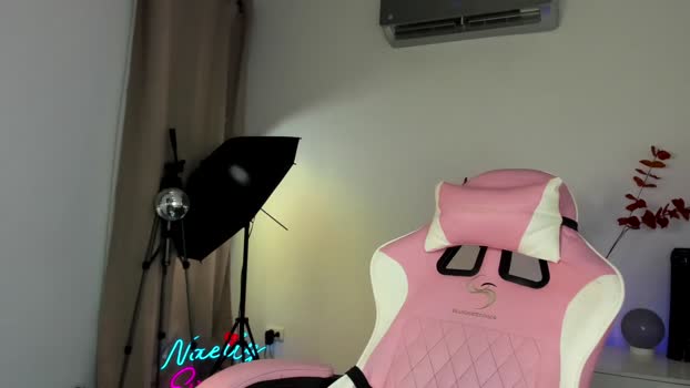 naeily_evans Females Chaturbate 09-07-2024