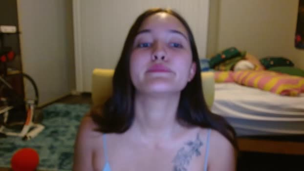 emma_peaches18 Females Chaturbate 18-07-2024
