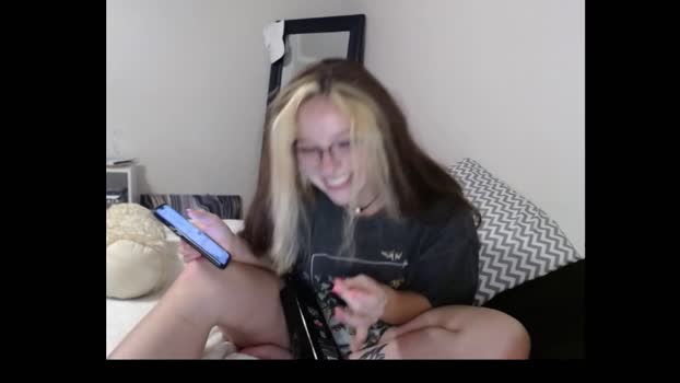 dirtykarii Females Chaturbate 19-07-2024