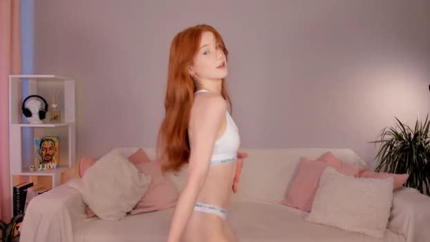 leahsthetics Females Chaturbate 25-07-2024