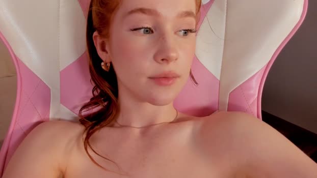 leahsthetics Females Chaturbate 01-08-2024