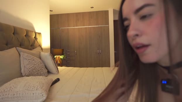 emyii Females Chaturbate 03-08-2024