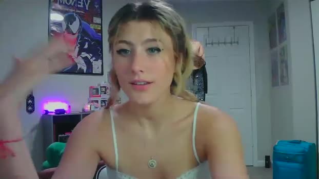 briadominick Females Chaturbate 12-08-2024