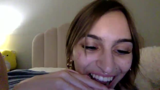 brattyashie Females Chaturbate 16-08-2024