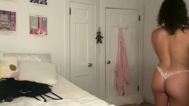 itsmellll Females Chaturbate 17-08-2024