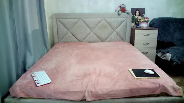 julietkalen Females Chaturbate 19-08-2024