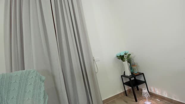 ehotlovea Females Chaturbate 25-08-2024