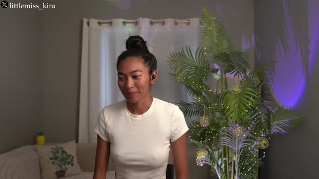 littlemiss_kira Females Chaturbate 25-08-2024
