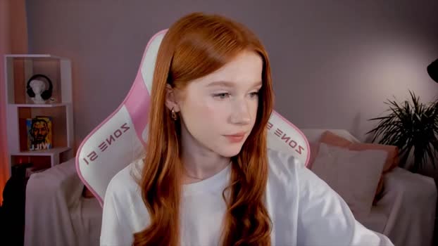 leahsthetics Females Chaturbate 27-08-2024